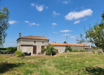 &#8364;153700 - Beautiful Old House Between Villefagnan And Chef-boutonne