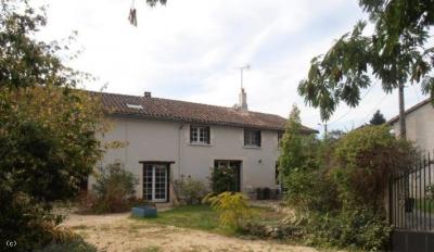 &#8364;159500 - Pretty 4 Bedroomed Cottage Near Civray