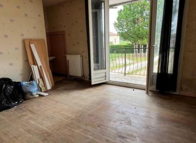 &#8364;29000 - 4 Bedroom House To Renovate With Garage And Courtyard