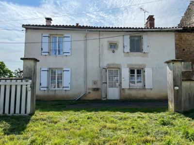 &#8364;65000 - Pretty 3 Bedroom House With Beautiful Garden - Near Nanteuil-en-vallee