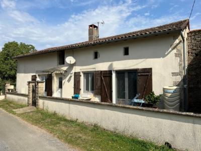 &#8364;178500 - Spacious 3 / 4 Bedroom Cosy Stone House Close To Ruffec On 1482m2