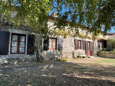 €180850 - An Attractive 5 Bedroom House With Garden And A Riverside Plot