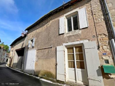 €50000 - 2 Bedroom Stone House With Garage In A Delightful Town