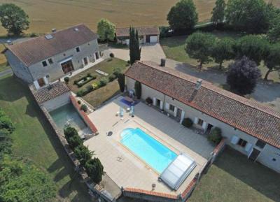 &#8364;514500 - Magnificent Domaine Of Almost A Hectare With 3 Bedrooms, Pool And Gite Potential