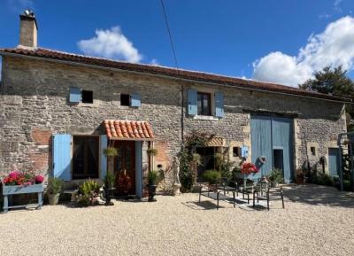 &#8364;234000 - Beautiful Old Detached Stone Property With Barn And Mature Gardens