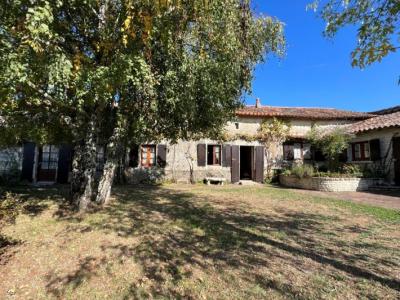 &#8364;180850 - An Attractive 5 Bedroom House With Garden And A Riverside Plot