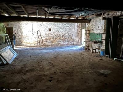 &#8364;24000 - Barn With Orchard Clos In Sauze-vaussais