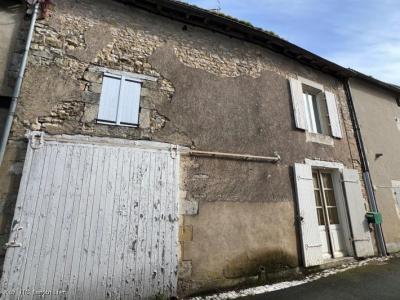 &#8364;50000 - 2 Bedroom Stone House With Garage In A Delightful Town