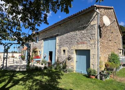 &#8364;234000 - Beautiful Old Detached Stone Property With Barn And Mature Gardens