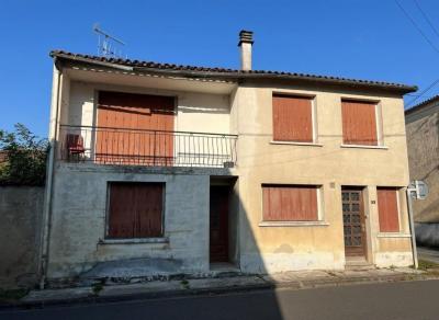 &#8364;29000 - 4 Bedroom House To Renovate With Garage And Courtyard