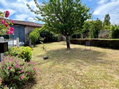 &#8364;91398 - Pretty Old House With Garden And Outbuildings