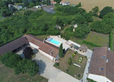 &#8364;514500 - Magnificent Domaine Of Almost A Hectare With 3 Bedrooms, Pool And Gite Potential