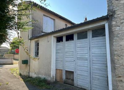 &#8364;29000 - 4 Bedroom House To Renovate With Garage And Courtyard