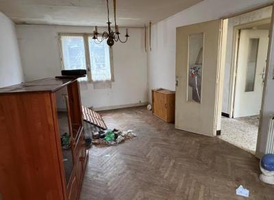 &#8364;29000 - 4 Bedroom House To Renovate With Garage And Courtyard