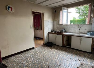 &#8364;29000 - 4 Bedroom House To Renovate With Garage And Courtyard