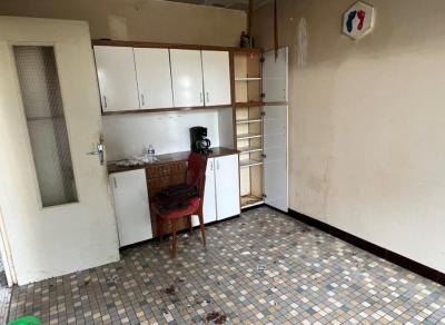 &#8364;29000 - 4 Bedroom House To Renovate With Garage And Courtyard