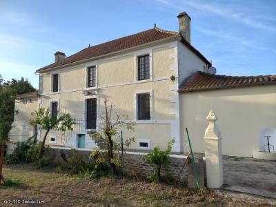 &#8364;199950 - Open Views : Detached \"maison De Maitre\" With Large Garden And Outbuildings