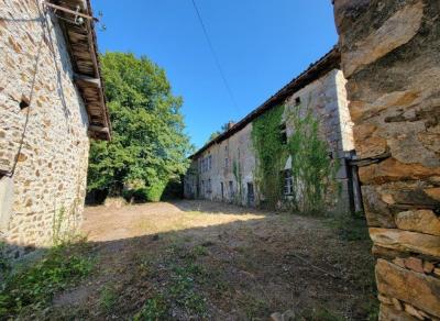 &#8364;75000 - Old Small Manor House To Renovate