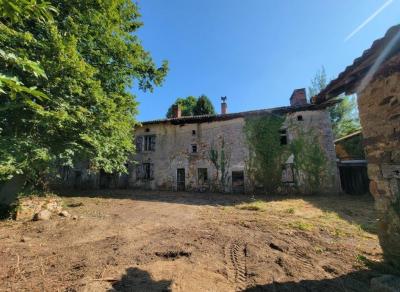 &#8364;75000 - Old Small Manor House To Renovate