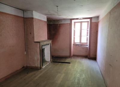 &#8364;75000 - Old Small Manor House To Renovate