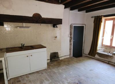 &#8364;75000 - Old Small Manor House To Renovate