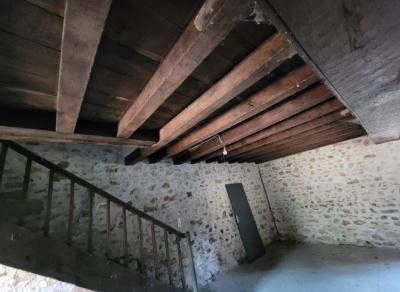 &#8364;75000 - Old Small Manor House To Renovate