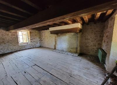 &#8364;75000 - Old Small Manor House To Renovate