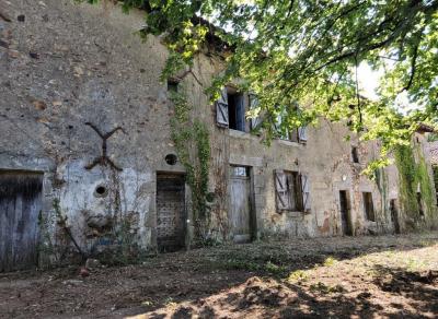 &#8364;75000 - Old Small Manor House To Renovate