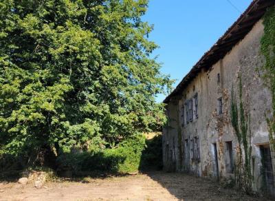 &#8364;75000 - Old Small Manor House To Renovate