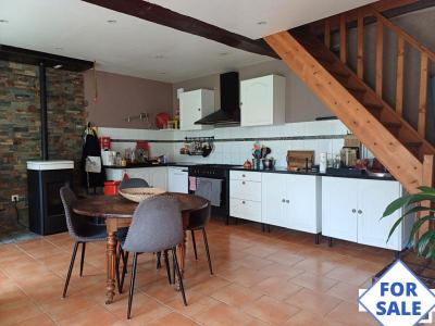 4 Bedrooms - Maison - Pays-de-la-loire - For Rent - P11707