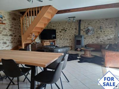 4 Bedrooms - Maison - Pays-de-la-loire - For Rent - P11707