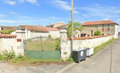 &#8364;96750 - Beautiful House Built In 1926 With Outbuildings And Garden