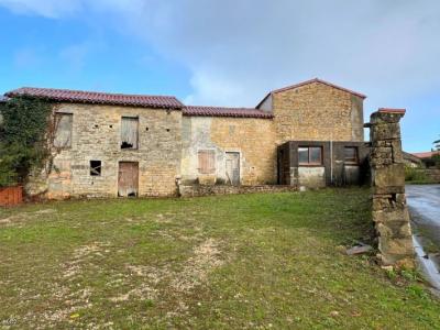 &#8364;60000 - Village House With Garden To Finish Renovating