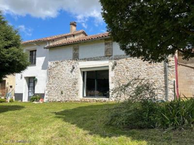 &#8364;115000 - Pretty 2 Bedroom Village House With Enclosed Garden And Lovely Views. Close To Civra