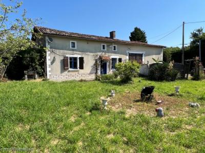 &#8364;129000 - Charming 3 Bedroom Stone House & Gardens In A Quiet Hamlet Close To Champagne Mouton