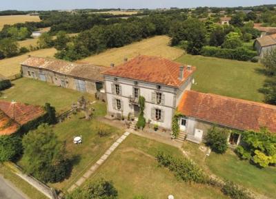 &#8364;444950 - Glorious 19th Century Manor House On Over 2.5 Acres