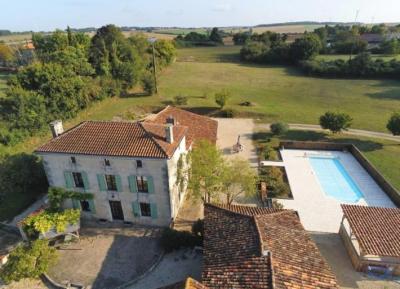 &#8364;494000 - Beautiful 4 Bedroom House With Over One Hectare Of Land And Swimming Pool