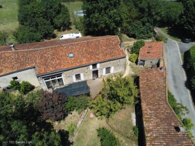 &#8364;304500 - Beautiful Old House With Large Plot And Numerous Outbuildings