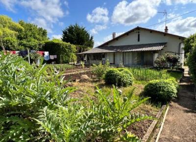 &#8364;57000 - Detached Bungalow : 2 Bedrooms With Garden Just Outside Of Ruffec