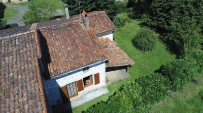 &#8364;112350 - Old Stone House And Outbuildings On 3 Acres