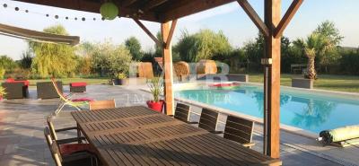 Jolie Maison En Pierre A 10km Au Nord Du Mele, Avec Piscine