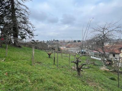 &#8364;170200 - Pretty Town House With Beautiful Garden And Views