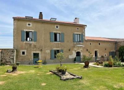 &#8364;349950 - Gorgeous Farmhouse With Beautiful Living Space And Walled Garden