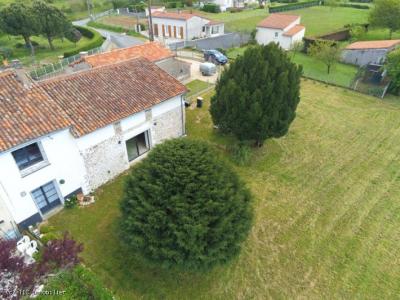 &#8364;115000 - Pretty 2 Bedroom Village House With Enclosed Garden And Lovely Views. Close To Civra