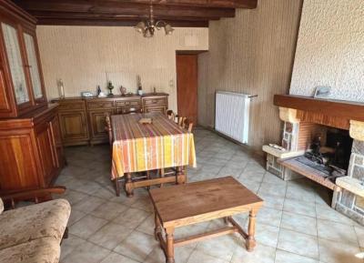 &#8364;112350 - Old Stone House And Outbuildings On 3 Acres