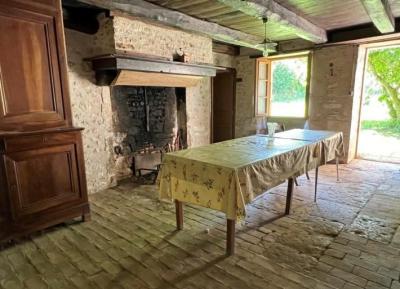 &#8364;112350 - Old Stone House And Outbuildings On 3 Acres