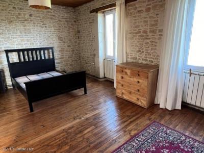 &#8364;196800 - Old 3-bedroom House + 2 Houses To Renovate With Garden And Outbuilding