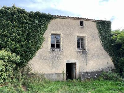 &#8364;60000 - Village House With Large Outbuilding At Rear