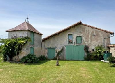 &#8364;349950 - Gorgeous Farmhouse With Beautiful Living Space And Walled Garden