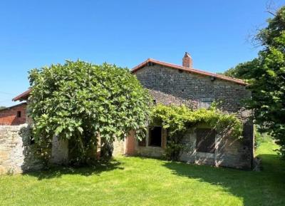 &#8364;112350 - Old Stone House And Outbuildings On 3 Acres